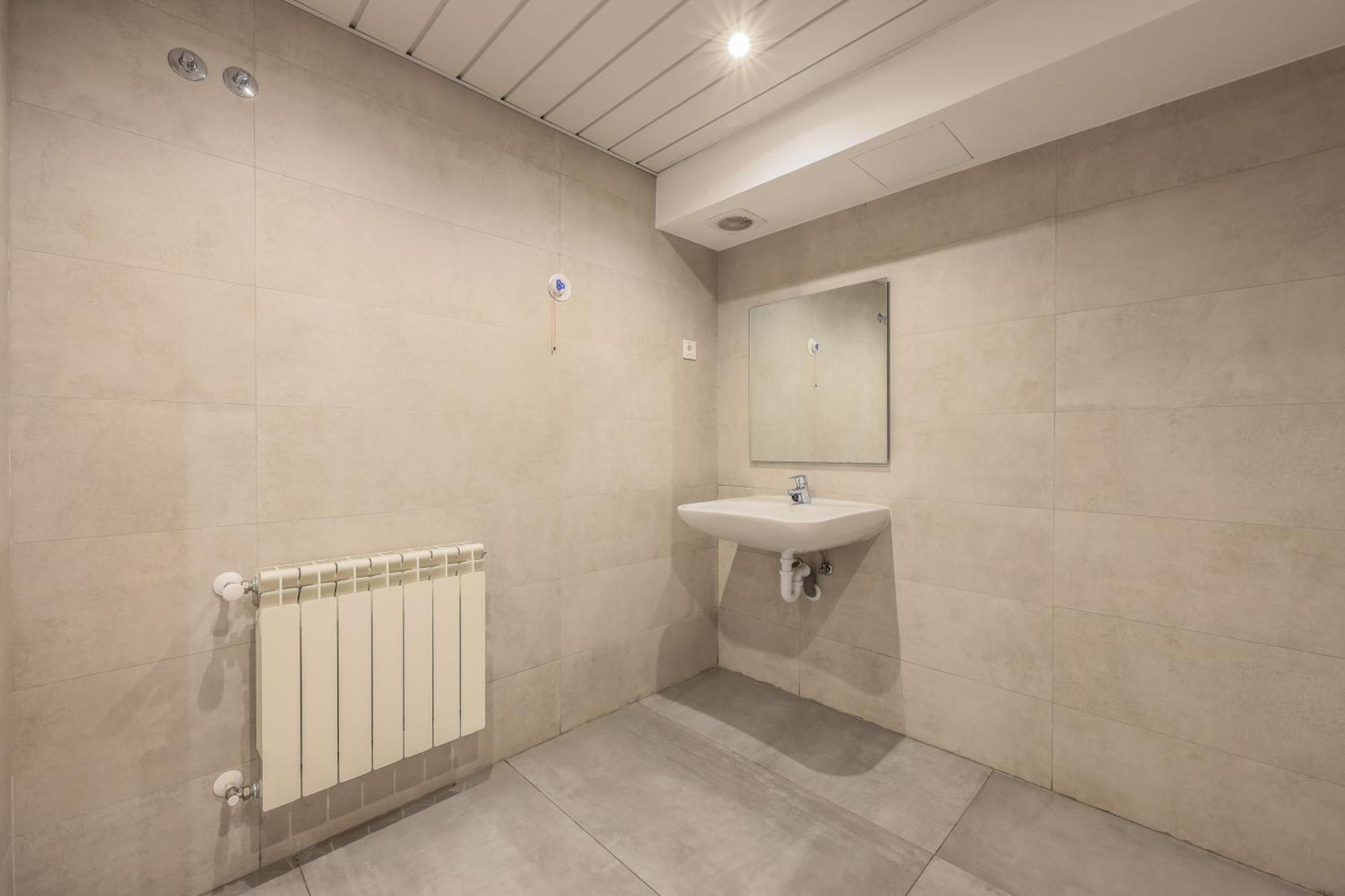 Amazinn Places Blasco De Garay 102 Madri